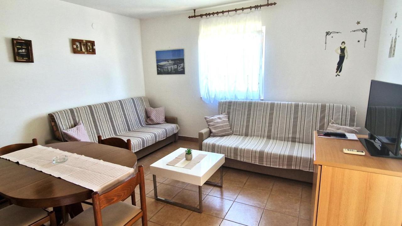 Apartment Hrzina Krk Town Εξωτερικό φωτογραφία