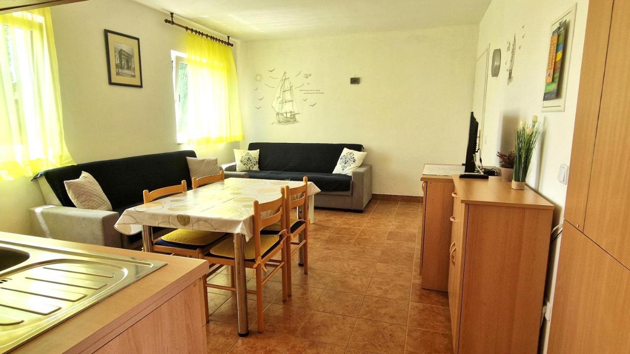 Apartment Hrzina Krk Town Εξωτερικό φωτογραφία