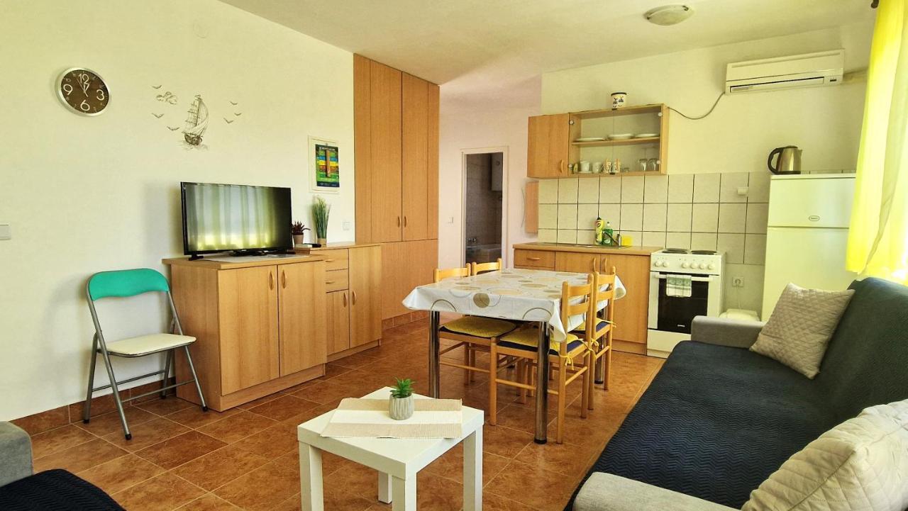 Apartment Hrzina Krk Town Εξωτερικό φωτογραφία